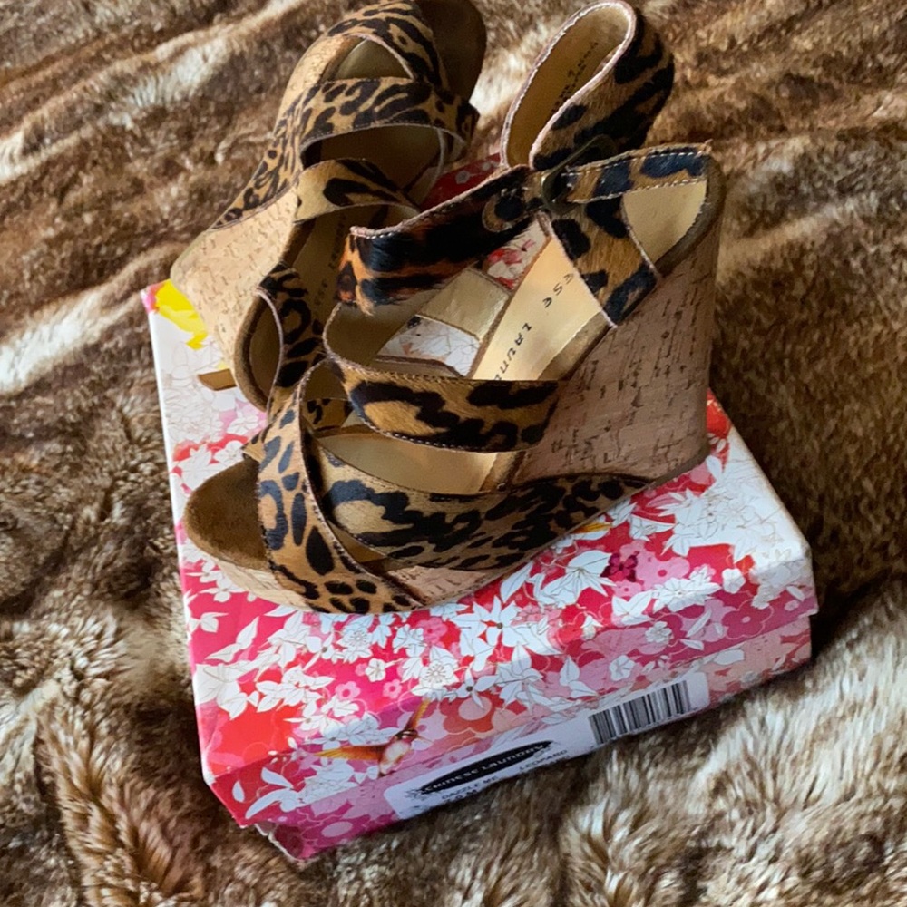Chinese Laundry Wedges